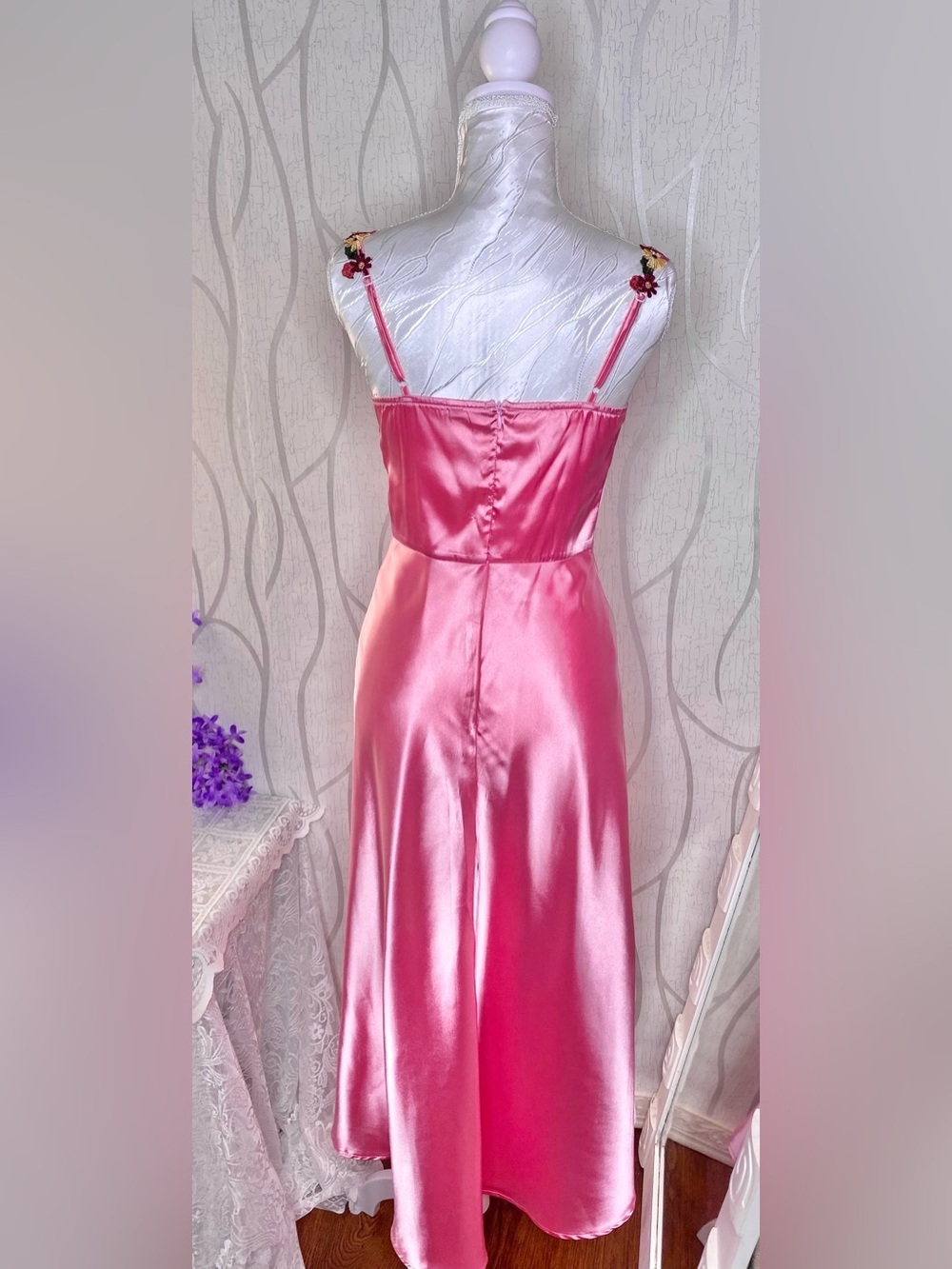 🎀🌷 Floral Embroidered Pink Satin Maxi Dress 🌷🎀 NWOT - Picture 6 of 11